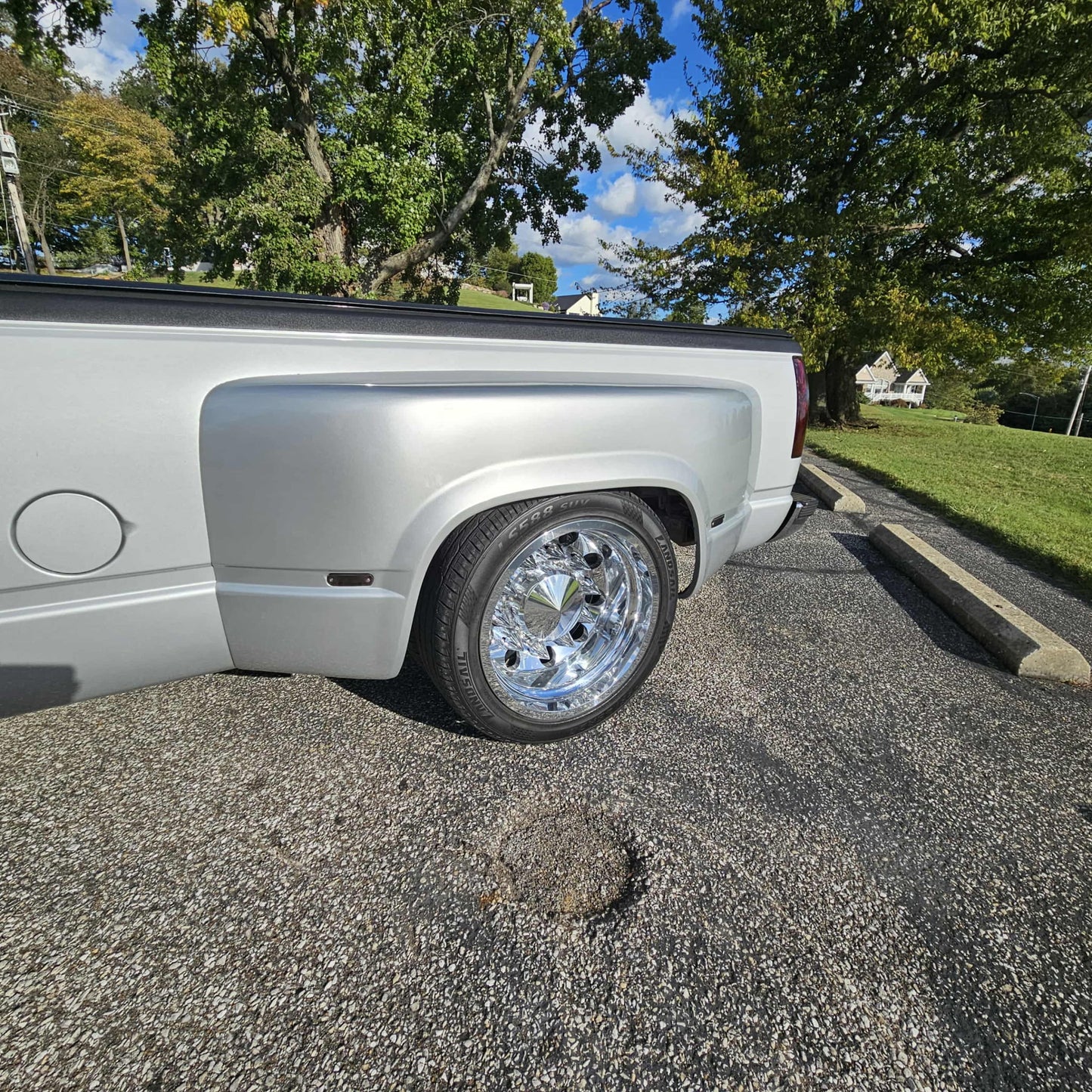 Drop Dead Customs Dually flare lights.