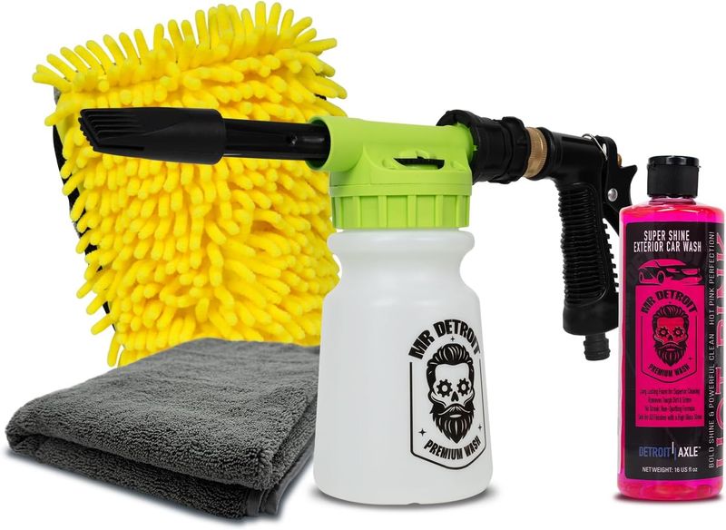4pc Car Wash Kit w/Blaster, 16oz Car Soap, Wash Mitt, Drying Towel