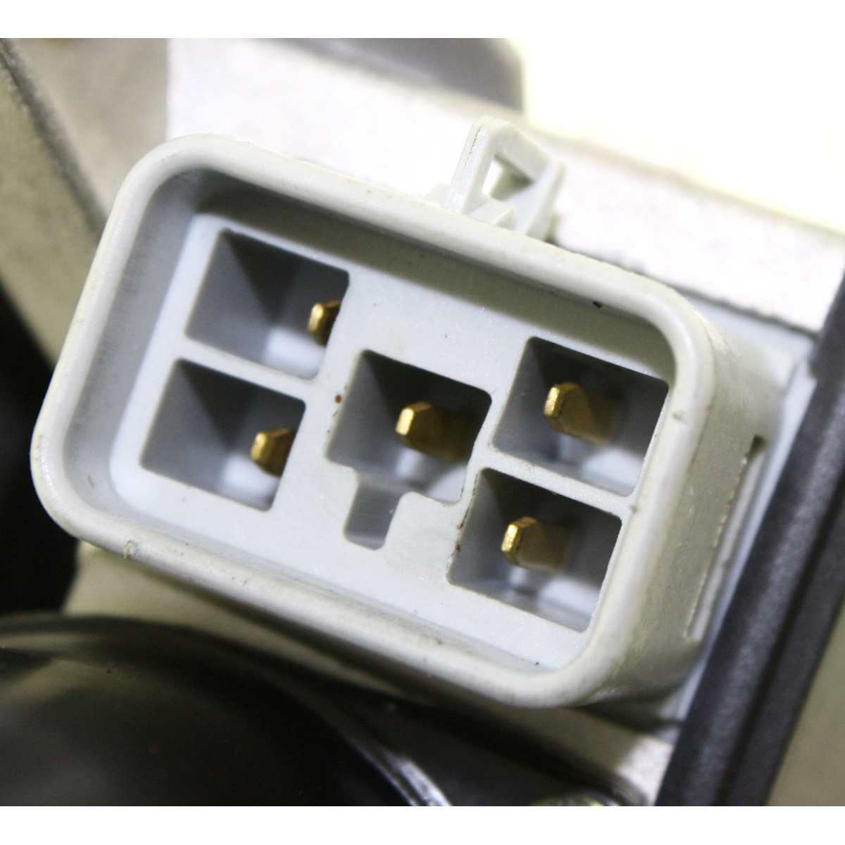 Wiper motor connector detail